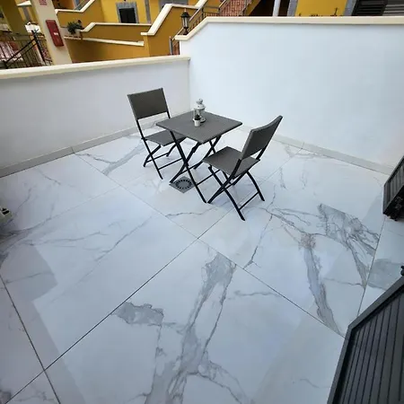 Modern Holiday -