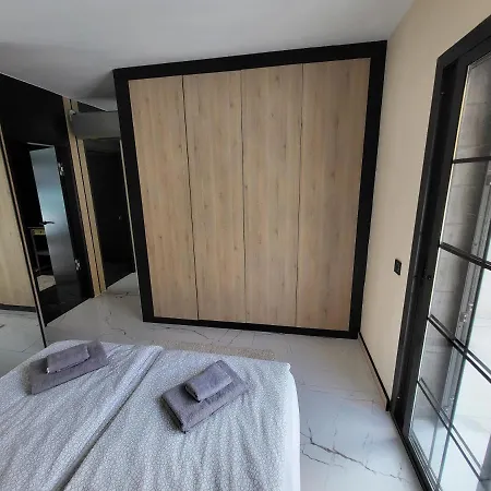 Apartman Modern Holiday - *