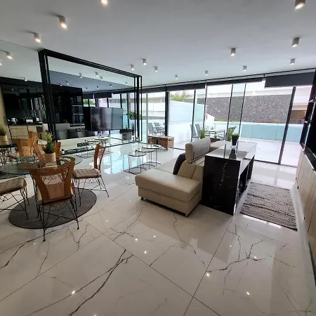 Lejlighed Modern Holiday - *